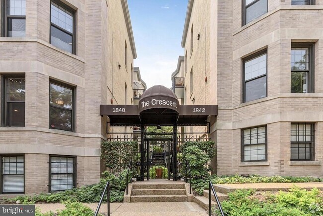 Building Photo - 1842 California St NW Unit 20B Rental