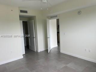 Building Photo - 16395 Biscayne Blvd Unit 412