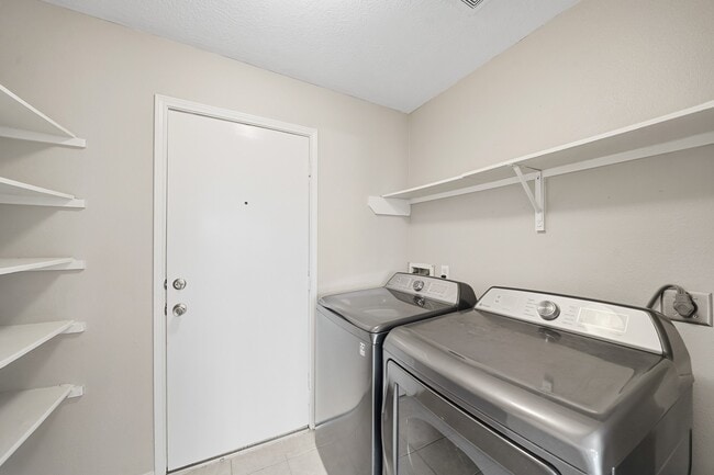 Photo - 21619 Knightsbrook Ln