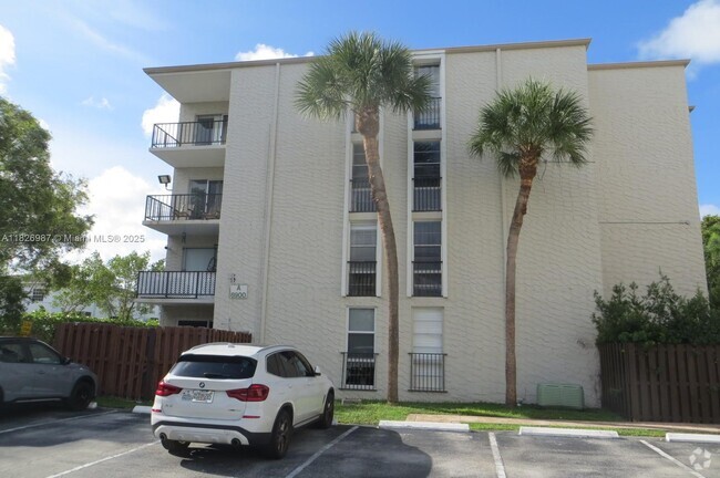 Building Photo - 6900 N Kendall Dr Unit A403 Rental