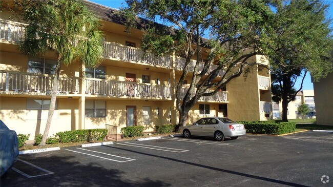 Building Photo - 6071 NW 61st Ave Unit 208 Rental