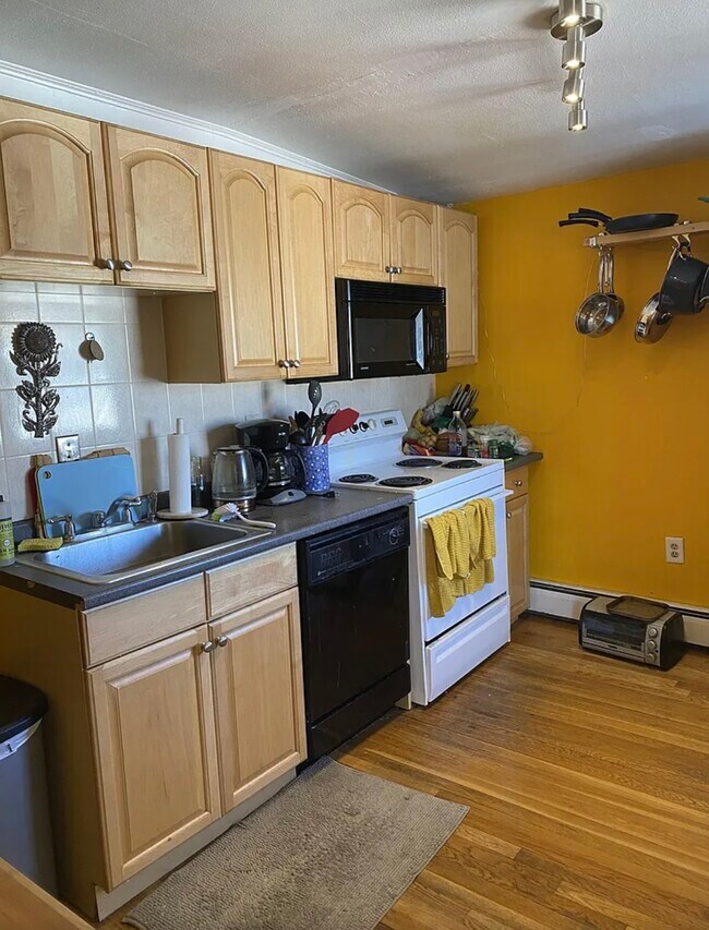 Photo - 87 Summer St Unit 3