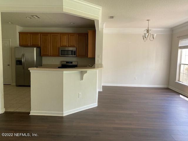 Photo - 11177 Castlemain Cir E