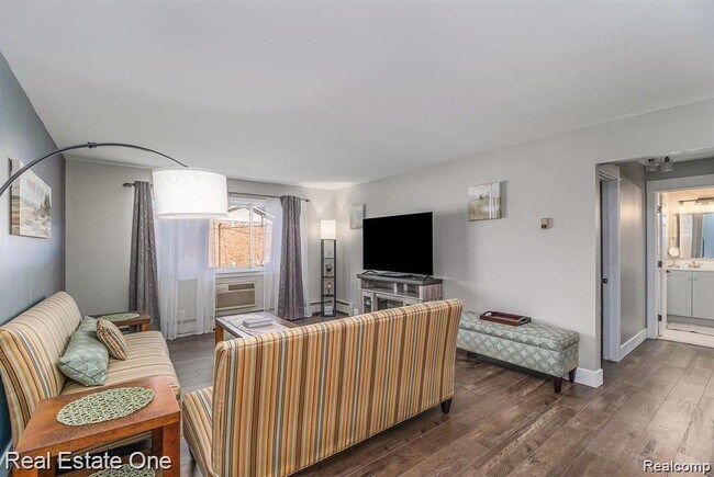 803 Plate St Unit 104