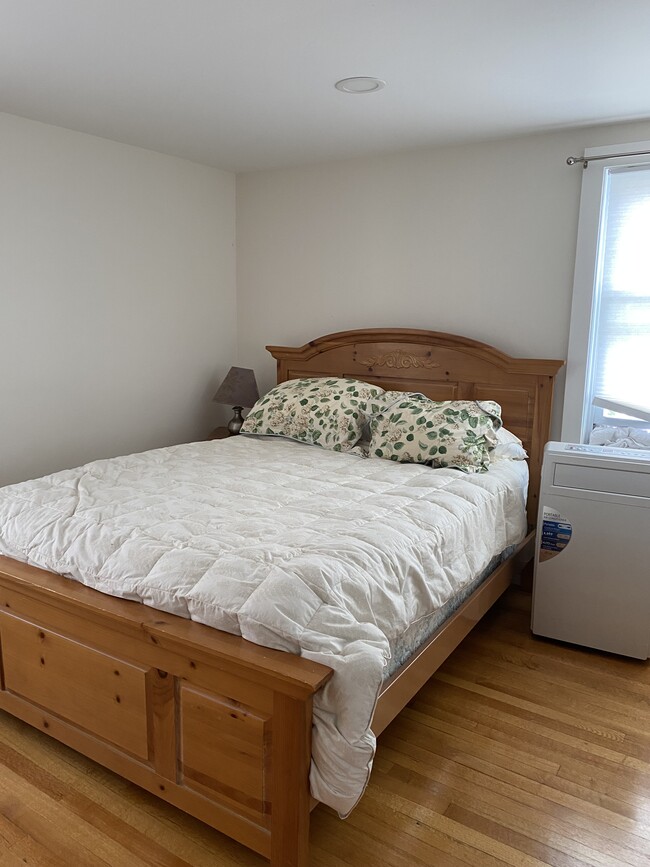 10 Greenlawn St