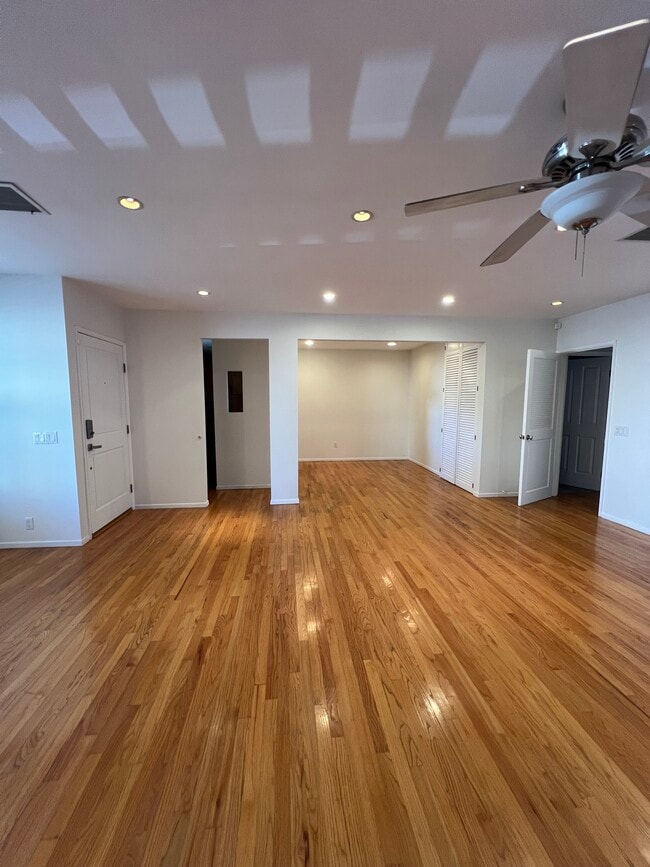 Living room to dining area - 1622 Franklin St
