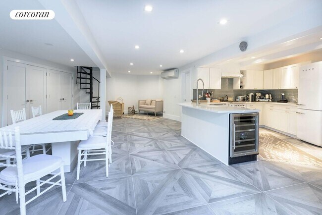 Photo - 23 Tanglewood Trl