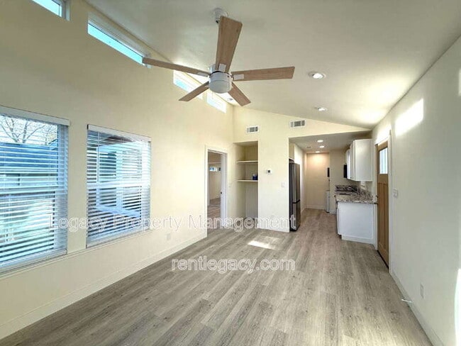 Photo - 10753 Oakton Way