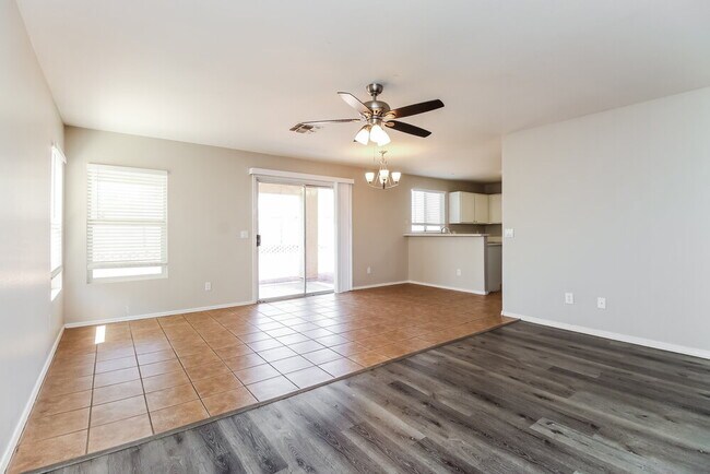 Photo - 12824 N Primrose St