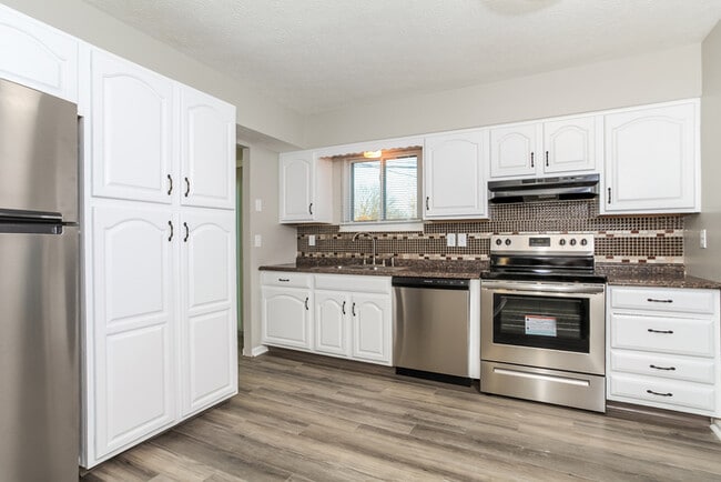 Photo - 250 Francisridge Dr