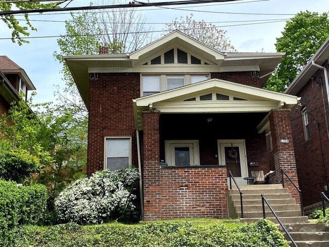 Building Photo - 2309 Eldridge St Unit 1st