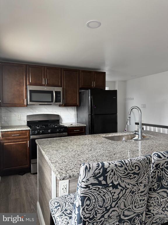 Building Photo - 6135 Vine St Unit 3