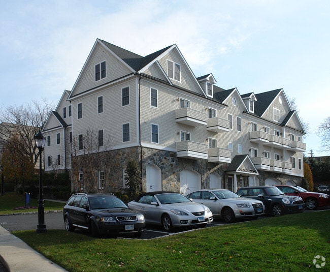 Building View - 2 Dearfield Dr