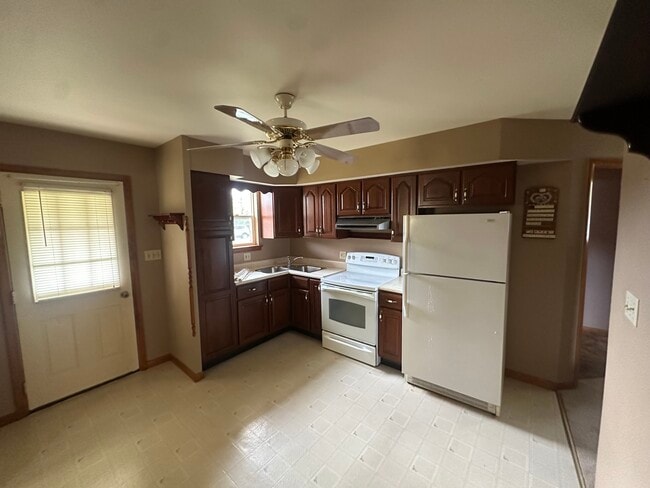 Photo - 7349 Waldman Ave