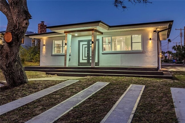 Building Photo - 2061 S Peninsula Dr Rental