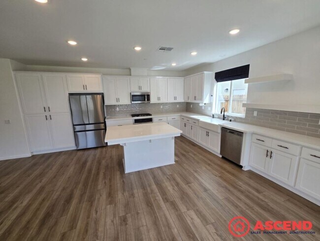 Photo - Beautiful Home Off S Heath and Stockdale Hwy!