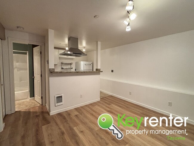 Photo - Cozy 1 Bedroom Triplex Near Downtown Tacoma and Pacific Avenue