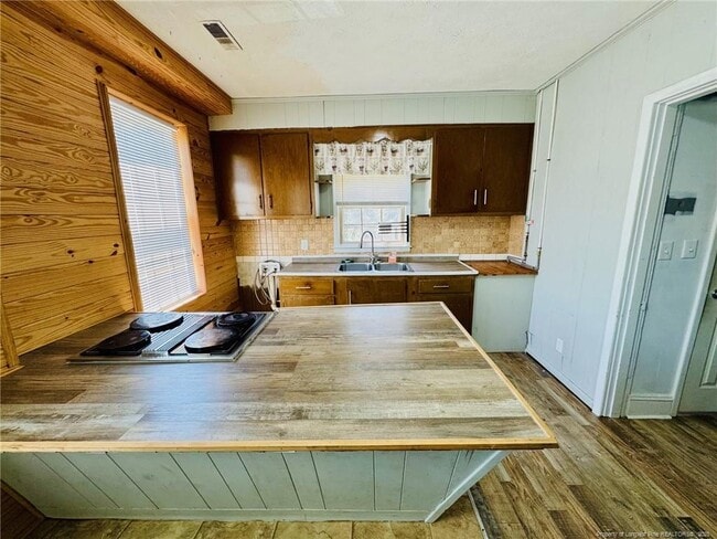 Photo - 118 Charles St