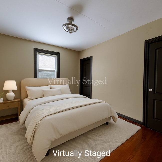 Photo - 2241 Frank Scott Pky W