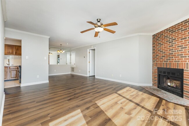 Photo - 1608 Sharon Rd W Unit 46