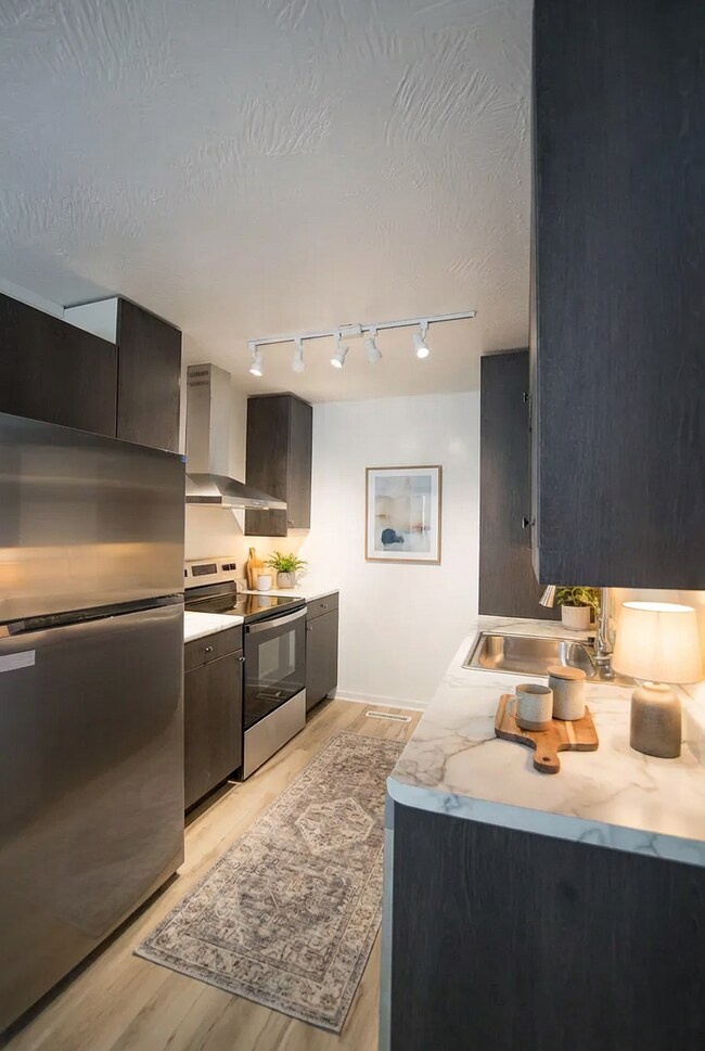 Photo - 3016 W Roxbury St Unit Apt B