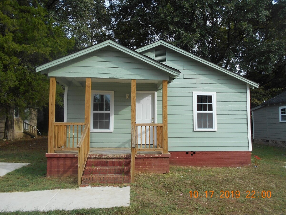 Photo - 101 De Groat St