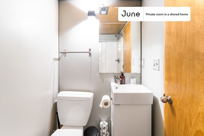 Photo - Room in Shared 6 bed/6 bath home Unidad B