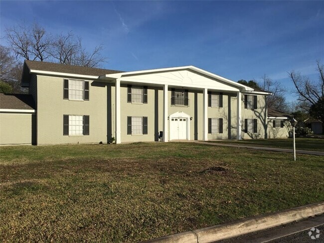 Building Photo - 1400 Fairground St Rental