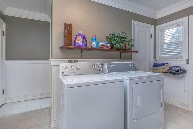 Photo - 225 Highland Ave