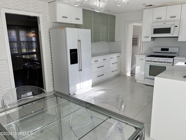 Photo - 80 Cooper Ave