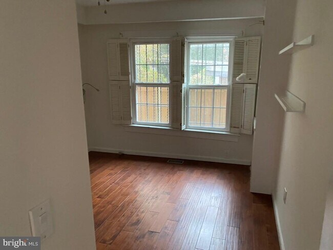 1410 26th St NW Unit 2