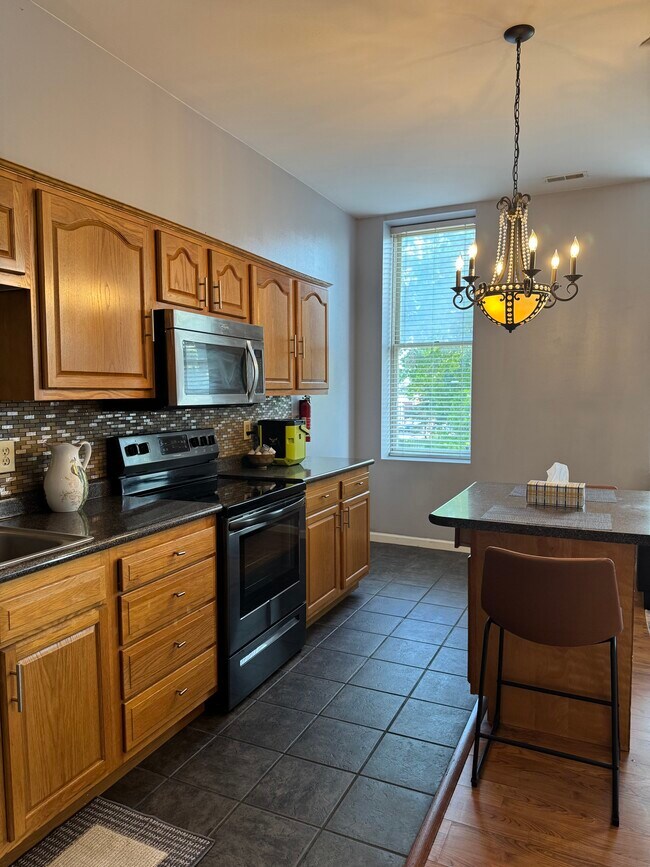 Photo - 110 1/2 E 6th St Unit 1