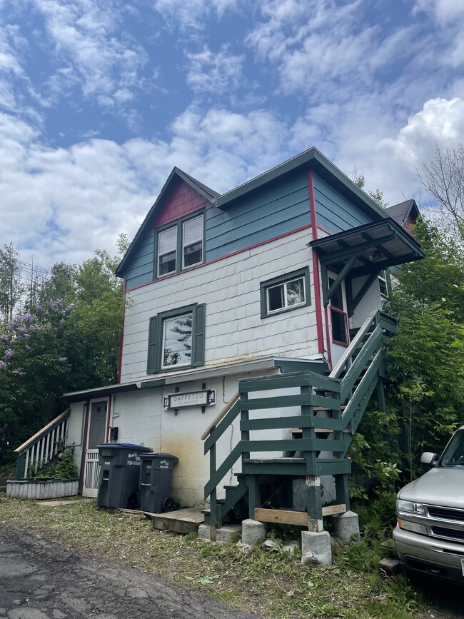 Photo - 526 1/2 E 7th St