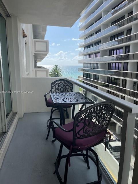 Photo - 9499 Collins Ave Condominio Unidad 509