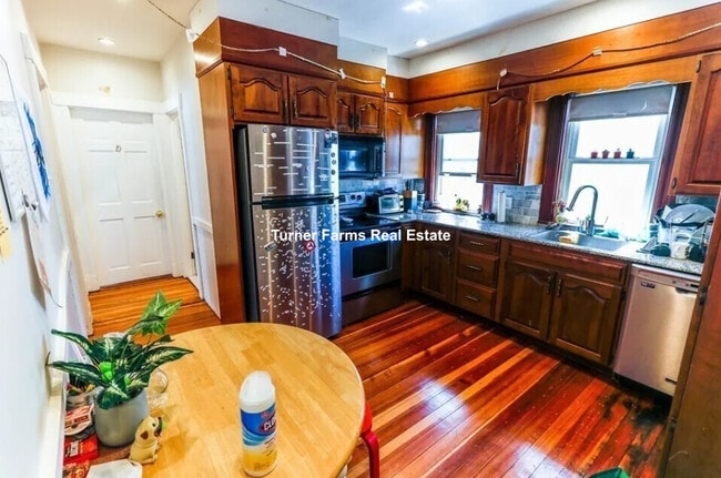 Building Photo - 45 Bowdoin St Rental