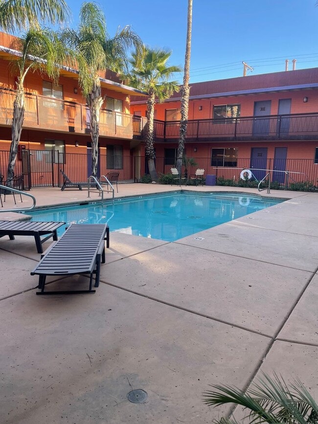 Photo - Pre-Leasing for August 1st!! Lovely 3 Bedroom Condo!! Close to the University of Arizona!! Perfec... Unidad 1