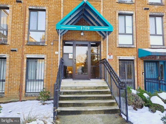 Building Photo - 1719 Gainesville St SE Unit 301 Rental