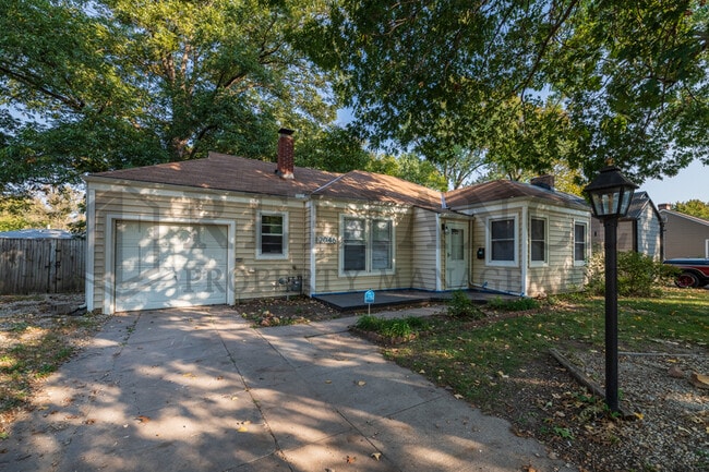 Photo - 2046 N Burns Ave