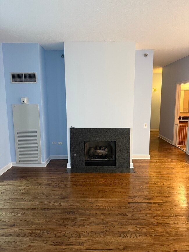 Photo - 41 E 8th St Unit 1604