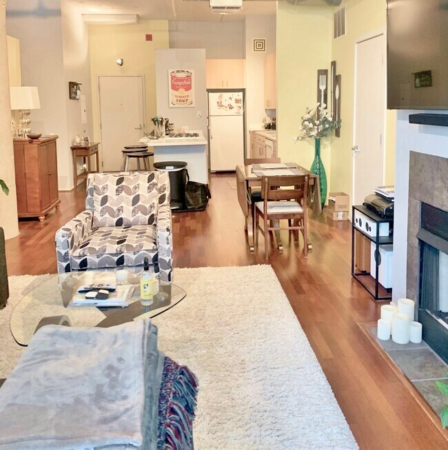 Photo - 130 S Canal St Unidad Metropolitan Place 1 BDRM