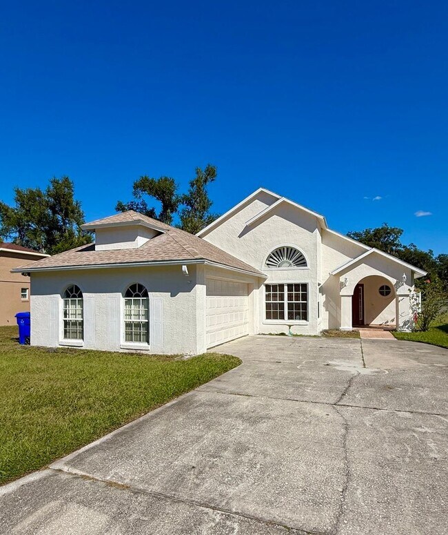 Building Photo - ?North Lakeland Gem – Private Single-Famil...