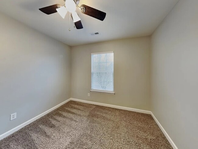 Photo - 302 Graham Meadow Dr