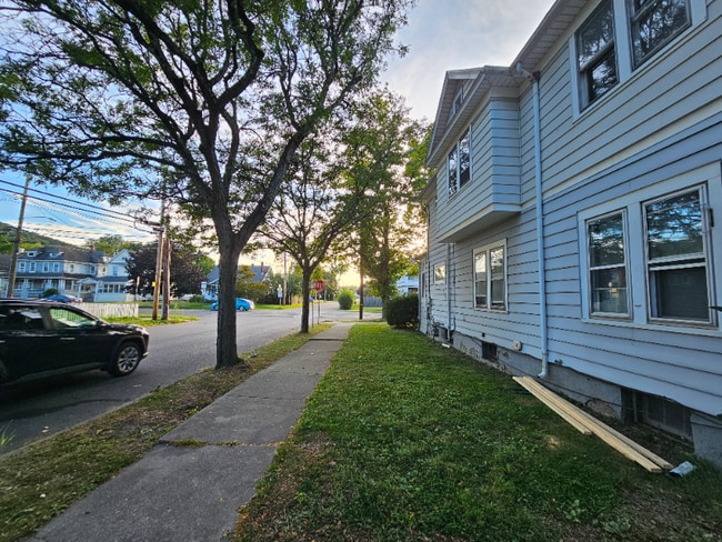 Photo - 55-57-57 Tompkins St Unidad 57