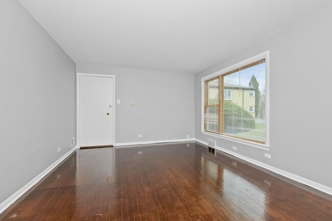 Photo - 1518-1528 W 99th St