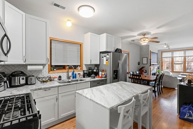 Photo - 2033 W Huron St Unit 1