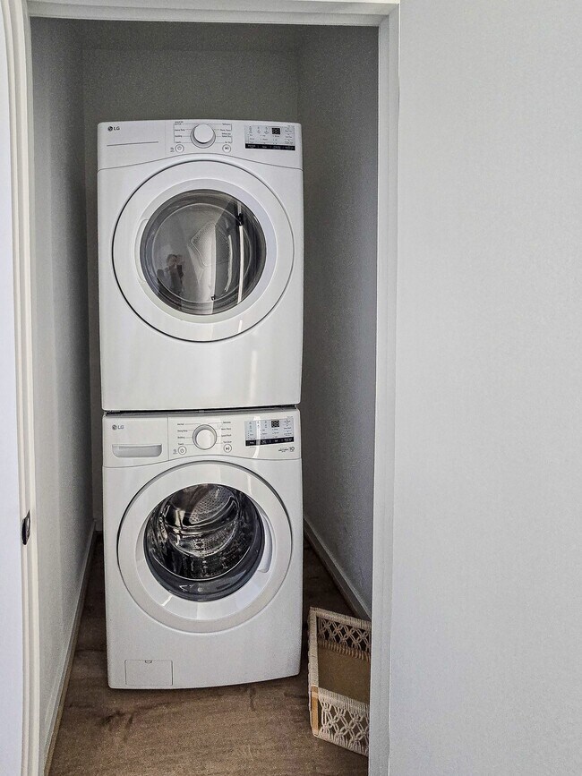 Building Photo - 203 Danna Ln Unit D