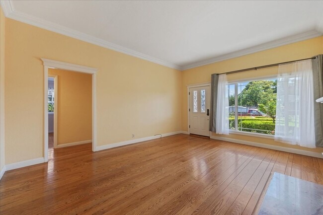 833 Ocean View Ave