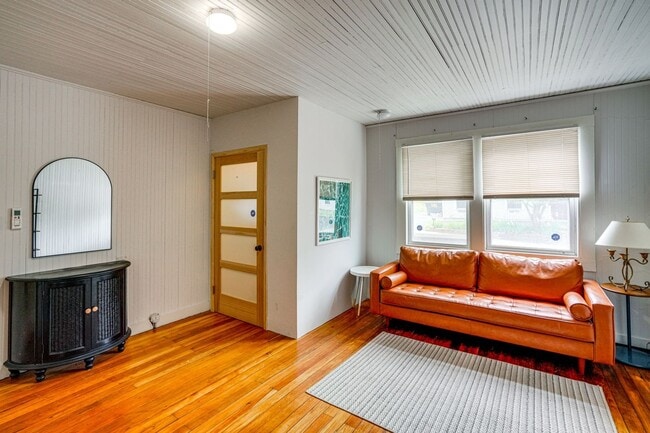 Photo - 442 Columbia St