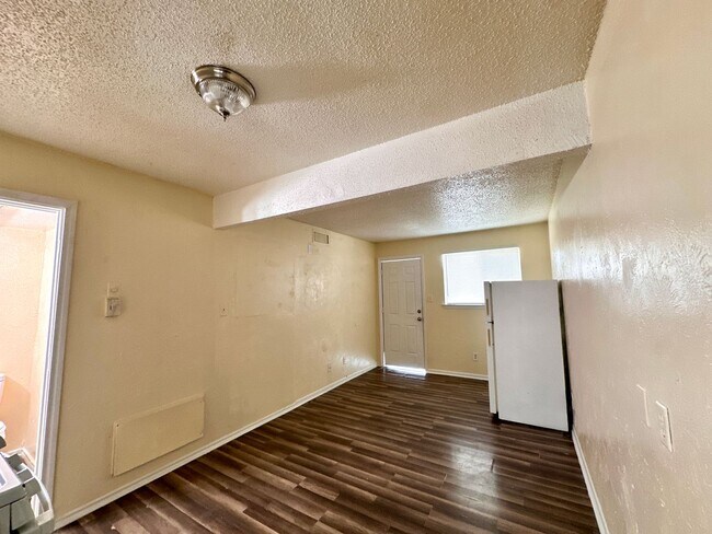 Photo - Cozy, affordable and conveniently located Studio Unit 216 A