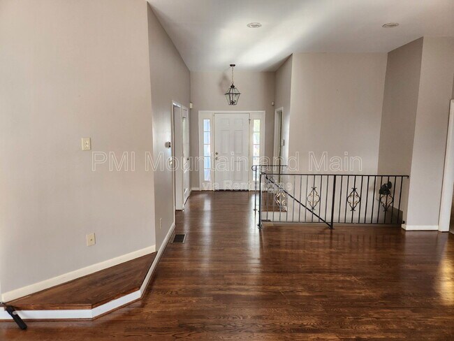 Photo - 4000 Laurel Park Hwy